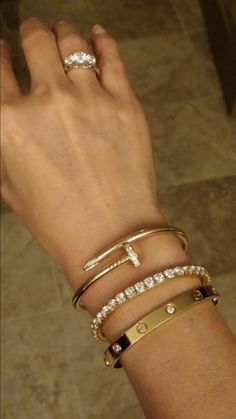 Bracelet Cartier, Classy Jewelry, Stacked Jewelry, Jewelry Lookbook, Affordable Jewelry, Cartier Love Bracelet, Girly Jewelry, Jewelry Inspo