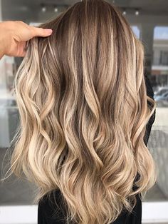 Blonde Strands, Hair Colors For Fall, Mushroom Blonde, Fall Blonde Hair Color, Blonde Hair Colors, Natural Blonde, Fall Blonde