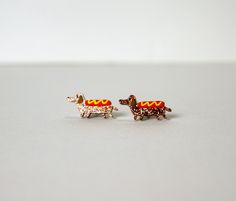 Mini Dachshund sausage dog stud glitter earrings Dachshund Mini, Earrings Funky, Pen Pen, Earrings Acrylic, Dog Earrings, Funky Earrings, Mini Dachshund, Mini Studs, Glitter Earrings