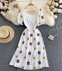 Sweet lace flower dressMaterial: cottonColor: whiteSize(cm): S, M, LS length 95 bust 82 waist 66 sleeve length 26M length 96 bust 86 waist 70 sleeve length 27L length 97 bust 90 waist 74 sleeve length 28 Floral White Dress, Casual College Outfits, Kawaii Fashion Outfits, Embroidery Floral, White Floral Dress, Lace Flower, Flower Dress, Floral White, Sweet Dress