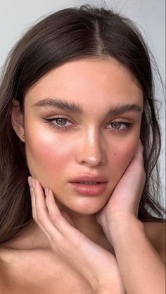 #Natural_Glow_Makeup #Perfect_Nude_Lipstick #Smink_Inspiration #Nude_Makeup Natural Glow Makeup, Perfect Nude Lipstick, Smink Inspiration, Beauty Make-up, Nude Makeup, Glowing Makeup, Foto Poses, Make Up Inspo, Glowy Makeup