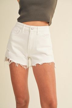 Embrace your summer style with the Vintage Frayed Hem Short. These will be your go-to pair of shorts for every summer season. Featuring a distressed hem and a maximum stretch fit, the Vintage Frayed Hem Short are both functional and stylish. Composition and Fit: The vintage design of these shorts suggests a relaxed, comfortable fit. Here's what you can expect: Rise: The rise sits at the mid-waist, offering a flattering silhouette that elongates the legs. Hip and Thigh: Expect a comfortable fit t Plus Size Belts, Just Black, Denim Collection, White Summer, White Denim, Summer Season, Casual Wardrobe, The Vintage, Classic Looks