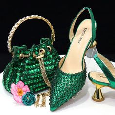 Old Lady Shoes, Summer Pumps, Italian Shoes, Luxury Diamonds, Pu Heels, Spike Heels, Color Full, Gold Shoes, Formal Shoes For Men