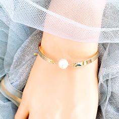 "Single Pearl Bracelet, Rose Gold Bracelet, Wedding Bracelet, Bridesmaid gift, Pearl Necklace, Mother Gift Daughter Gift, Mothers day Jewelry The Bracelet length is 6\"+2.5' extender. - rose gold plated, gold plated, white gold luster chain. The pearl is SWAROVSKI drop pearl (8mm) The necklace is 16+2.5\". The earrings are 1\". All items come wrapped individually in a ribboned gift box. ♥ ♥ ♥ ♥ ♥ ♥ ♥ ♥ ♥ ♥ ♥ ♥ ♥ ♥ ♥ ♥ Enter my boutique here: http://www.LaLaCrystal.etsy.com ♥ ♥ ♥ ♥ ♥ ♥ ♥ ♥ ♥ ♥ ♥ Birthstone Jewelry Mothers, Gold Bracelet Wedding, Mothers Day Jewelry, Bracelet Rose Gold, Single Pearl, Bridesmaid Gifts Jewelry, Bracelet Wedding, Detailed Jewelry, Diamond Bar