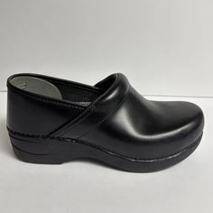 Dansko Women’s Xp 2.0, Black Slip-On Clogs, Eu 39, Us 8.5-9 M - Shoes Are In Great Condition Showing Minimal Signs Of Wear. Worn Only A Few Times. - Ships In The Original Box. - Uf Dansko Shoes, Black Slip Ons, Mule Clogs, Mules Shoes, Clogs, The Original, Original Box, Slippers, Slip On