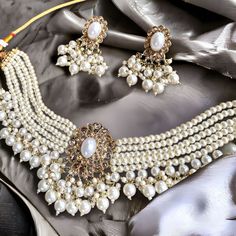 Bridal Set, Pearl Choker Necklace Earrings, Indian Bridal Jewelry Set, Kundan Jewelry, Victorian Pearl Choker statement, Bollywood Jewelry, evening jewelry set Gorgeous Glowing and sparkling luxury Bollywood-inspired jewelry set with studded diamonds and colorful stones, adding a royal touch to complete your look for your special occasion! It would be the perfect jewelry set for you chic brides and your bridesmaids, or any contemporary trendsetter looking for those traditional vibes, but still w Indian Bridal Jewelry, Bridesmaids Gift Sets, Indian Bridal Jewelry Sets, Kundan Jewelry, Evening Jewelry, Chic Brides, Bridal Jewelry Set, Nickel Free Jewelry, Earrings Indian