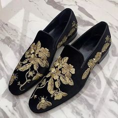 Gold Embroidery Flower Suede Loafers is a fashionable choice if you want to add a touch of luxury and personality to your formal or semi-formal attire. These shoes are best known for their comfort and ease of wear.Upper Material: PUShoes Type: LoafersPattern Type: FloralOutsole Material: RubberItem Type: casual shoesInsole Material: PUFit: Fits true to size, take your normal sizeFashion Element: EmbroiderClosure Type: Slip-On*NoteDelivery Time: Due to the current global crisis (COVID-19), shippi Black Casual Shoes, Business Casual Shoes, Flower Business, Business Shoes, Gold Embroidery, Suede Loafers, Suede Material, Mens Fashion Shoes, Suede Shoes