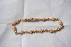 Braslite For Women Gold, Braslet Gold Women Fashion, Chain Bracelets Gold Simple For Women, Gold Bracelets For Women Indian, Bracelets Gold Simple For Women, Gold Bracelet Indian, Gold Pendants For Men, Hand Bracelets, Temple Jewellery Earrings