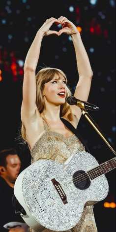 taylor swift performing at the cmt music awards