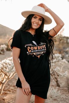 "Cowboys Night Club" Graphic T-Shirt Dress (Black) - Print On Demand - NanaMacs Nashville Outfit, Concert Dresses, Country Attire, Shirt Dress Outfit, Looks Country, Nashville Outfits, T Dress, Pink Crewneck, Large Dress