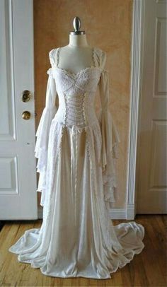 Pirate Wedding, Medieval Wedding, Fantasy Dresses, Medieval Dress, Corpse Bride, Fantasy Dress, Beautiful Gowns