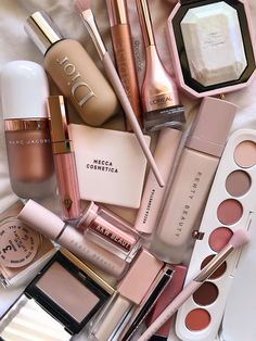 #makeup #makeupflatlay Koleksi Makeup, Make Up Kits, Penyimpanan Makeup, Makeup Sephora, Makeup Tip, Smink Inspiration, Jaclyn Hill, Foundation Shades