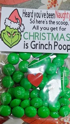 Grinch Poop, Snowman Poop, Grinch Crafts, Grinch Party, Grinch Christmas Decorations, Christmas Party Favors, Christmas Gift Idea