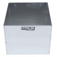 a white box with the words extreme mall printed on it's front and side