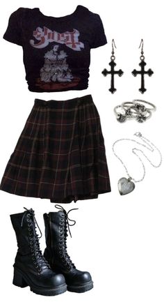 Witch Grunge Aesthetic, 2014 Tumblr Aesthetic Grunge, Metal Concert Outfit, Grunge Wardrobe, Tumblr Aesthetic Grunge, Closet Outfits Ideas, Pink Alternative Fashion, 2014 Tumblr Aesthetic, Apartment Decorating For Couples