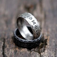 Main Stone Color: Antique, Retro, steel; Ring Size: 7, 8, 9, 10, 11, 12, 13 Rune Vichinghe, Rune Ring, Arte Viking, Teen Ring, Rune Viking, Ancient Runes, Fish Hook Necklace, Whale Necklace, Fishing Bracelet