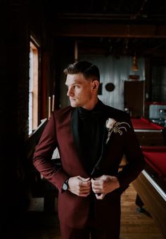 Burgundy Suit With Black Shirt, Burgundy Suit Black Shirt, Deep Red Groomsmen Attire, Burgundy And Black Groom Suit, Burgundy Wedding Tuxedo, Burgundy Suit Wedding Groom Attire, Burgundy Tuxedo Wedding Groom Suits, Black Tux With Red Accents, Dark Red Groomsmen Attire