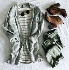 Gray Cardigan Outfit, College Clothes, Cardigan Outfit, Green Vest, Gray Cardigan, Clothes Ideas