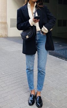 Socks Showing With Jeans Outfit, Fashionable Office Wear, Timeless Fashion Women, Blazer Street Style 2023, Blue Blazer Outfits For Women Work, Birkin Mom Outfit, Nancy Meyers Aesthetic Fashion, Approachable Outfits, Classic Loafers Outfit