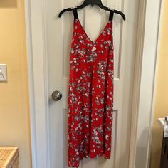 Red Floral Rag & Bone Size Xs Dress Red V-neck Midi Sundress, Front Twist Dress, Bone Dress, Twisted Dress, Rust Dress, Crochet Halter Tops, Denim Shirt Dress, Sweater Dress Midi, Levi Jeans 501