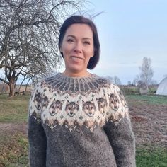 Hand knitted Lettlopi sweater. Casual Fitted Fair Isle Sweater, Lettlopi Sweater, Fitted White Sweater With Fair Isle Pattern, Green Long Sleeve Sweater With Fair Isle Pattern, Winter Fair Isle Long Sleeve Sweater, Alafosslopi Sweater, Icelandic Sweaters, Sweater Making, Pullover Sweater Women