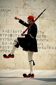 Change Guard in Athens. Grecia Santorini, Greek Soldier, The Parthenon, Greek Tradition, Greece Athens, Unknown Soldier, The Pyramids