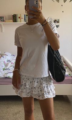 Cute Skirt Outfit, Outfit Ideas Summer, Mode Zara, Neue Outfits, Cute Skirt, Stockholm Fashion, Mode Inspo, Summer Fashion Outfits