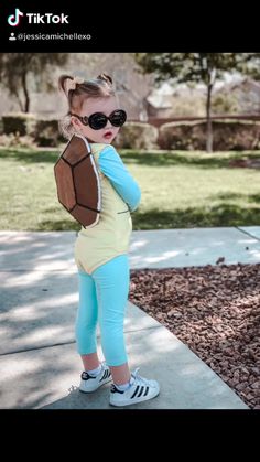 Squirtle Costume Diy, Baby Pokemon Costume, Pokémon Family Costume, Family Pokemon Costumes, Toddler Pokemon Costume, Pokemon Family Halloween Costumes, Poke Ball Costume, Pokémon Halloween Costume, Pokemon Diy Costume