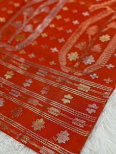 A 84 count pure Dhaka jamdani saree. Traditional Bangladeshi saree in modern pattern. Beautiful gold silver and copper zari woven pattern design details. Breathtaking detail. Bangladeshi Saree, Saree Traditional, Dhakai Jamdani Saree, Jamdani Saree, Woven Pattern, Modern Pattern, Design Details, Silver Gold, Pattern Design