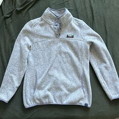 L.L Bean. Light Grey Fleece Sweater. M Reg Size. Brand New Condition. Gray Fleece Outdoor Tops, Long Sleeve Fleece Top For Hiking, Cozy Gray Long Sleeve Fleece Jacket, Winter Long Sleeve Top For Hiking, Winter Hiking Long Sleeve Top, Long Sleeve Fleece Jacket With Fleece Lining For Hiking, Casual Fleece Jacket For Hiking, Cozy Long Sleeve Outerwear For Outdoor Activities, Cozy Long Sleeve Outerwear For Outdoor