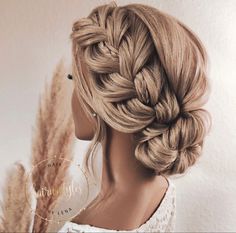 Bridemaids Hairstyles, Wedding Hair Up, Bridesmaid Hair Makeup, Wedding Hair Ideas, Prom Hairstyles For Long Hair, Hair Pixie, Wedding Hair Inspiration, Wedding Hair Makeup, Braided Hairstyles For Wedding