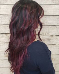 Burgundy Money Piece Hair, Burgundy Hair With Blonde Highlights, Hair Colors Balayage, Purple Hair Color Highlights, Purple Red Hair, Purple Red Hair Color, Highlights Purple, Red Purple Hair, Burgundy Hair Dye