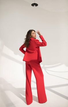 - 3 piece pants suit set - wrap blazer, corset top and high rise pants - Blazer is not lined - for business women - for official meetings, Special Occasions Suits are available in 4 major sizes according to our size chart. Models are wearing a size S XS BUST 32-34 inches or 82-86 cm WAIST 23-24.8 inches or 59-63 cm HIPS 33-35 inches or 86-90 cm S BUST 34-35 inches or 86-90 cm WAIST 25-26 inches or 63-67 cm HIPS 35-37 inches or 90-94 cm M BUST 35-37 inches or 90-94 cm WAIST 26-28 inches or 68-71 Womens 3 Piece Suit, Korsett Top, Suit For Prom, Wide Leg High Waist Pants, Blazer With Belt, Wrap Blazer, Business Casual Suit, Woman Empowerment, Tailored Clothes