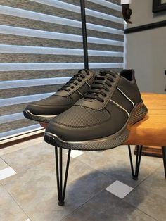 Shoes sole: Eva Inner Lining: Calf Skin Lining Shoes Material: Leather Available Size: 40-41-42-43-44 Package Include: Shoes Gifts Box, Sneakers Collection, Men's Athletic Shoes, Black Leather Sneakers, Mid Top Sneakers, Code Black, Shoes Collection, Mid Top, Shoe Gifts