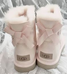 Pink Uggs With Bows, Cottage Core Modern, Ugg Bow, Coquette Winter, Aesthetic Cottage Core, Aesthetic Princess, Uggs With Bows, Coquette Core