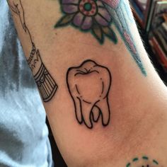 toothneotraditionalunfinishtattoo Traditional Tooth Tattoo Design, Molar Tooth Tattoo, Tooth Tattoos Dental, Traditional Teeth Tattoo, Small Neotraditional Tattoo Design, Small Tooth Tattoo, Tooth Tattoo Simple, Boygenius Tooth Tattoo