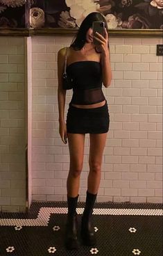 Elegantes Party Outfit, Black Mini Skirt Outfit, Black Skirt Outfits, Rok Mini, European Summer Outfits