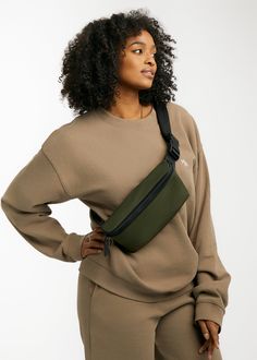 The Roe Belt Bag is the one piece that was missing from our collection—a clean statement essential that completes your mom arsenal. Nicely fitting your quick-trip essentials, the Roe is perfect for every day and any outfit. Stylishly hands-free, just like mom-life should be. Fanny Pack Style, Trip Essentials, Matte Black Hardware, Chestnut Color, Best Bags, Your Mom, Black Hardware, Nylon Bag, Black Nylons