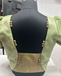 Pattern Blouse Back Neck Designs Model, Blouse Simple Back Neck Designs, Simple Cotton Blouse Designs, Blouse Back Neck Designs Pattern Simple, Simple Neck Designs For Blouses, Simple Back Neck Designs For Blouses, Simple Pattern Blouse Designs, Blaus Design Latest, Simple Blouse Designs Pattern