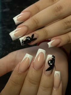 Playboy Bunny Nails Art, Y2k Easy Nails, White And Black Acrylics, Y2k Nails Simple, Play Boy Nails, Playboy Acrylic Nails, Skater Nails, Grunge Nails Acrylic 90s, Emo Nail Ideas