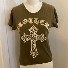 Unique Luxury Tee Made In Los Angeles Swarovski Crystals Front And Back Excellent Condition Worn In Look Is Intentional Tiny Hole At Left Shoulder Seam ( Easily Mended) Ptp 16” Shoulder To Hem 20” Olive/Khaki Embellished Graphic Tee With Crew Neck, Casual Embellished T-shirt, Great China Wall, Wall Green, Fancy Dresses, Swarovski Crystals, Angeles, Womens Tops, China