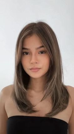 The Best 25 Hairstyles for Thin Hair (Women’s Gallery) | 20+ Simple & Stylish Hairstyles For thin Fine Hair Straight Hair Cuts, Layered Haircuts For Medium Hair, Hairstyles For Layered Hair, Haircuts For Medium Hair, Haircuts Straight Hair, Haircuts For Long Hair, Hair Inspo Color, Medium Hair Cuts, Medium Length Hair Cuts