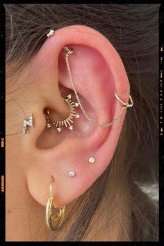 Gorgeous Industrial Piercing Ear Curation With Industrial, Piercings That Go With Industrial, Industrial Piercing Styling, Industrial Piercing Without Bar, Industrial Pericing, Ear Piercing Ideas Industrial, Industrial Piercing Ideas, Industrial Piercing Aesthetic, Ear Curation Ideas