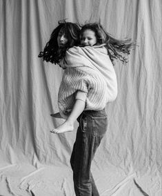 Black And White Mother Daughter Photo, Family Portrait Poses For 3, Portrait Poses Ideas, Mommy Daughter Pictures