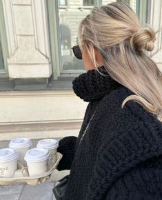 Classy Blonde Hair, Blonde Hair 2024, Short Hair Winter, Blondes Hairstyles, Blonde For Fall, Blonde Hair For Fall, Cute Fall Hair, Winter Hair Styles, Fall Hair Styles