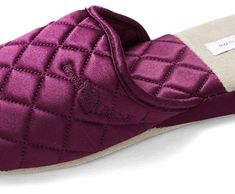 Step into these luxurious silk slippers and treat your feet to an instant spa experience everyday. Each simply elegant slipper is covered in quilted mulberry silk charmeuse and accented with suede. Quilted Slippers, Silk Slippers, Elegant Slippers, Spa Experience, Silk Charmeuse, Gift Accessories, Merlot, Mulberry Silk, Tops Designs