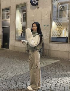 Bougie Aesthetic Outfits, Winteroutfits Chic, Ny Fits, Vinter Mode Outfits, Puffer Vest Outfit, Cargo Outfit, Nyc Outfits, Everyday Fits, Mode Hippie