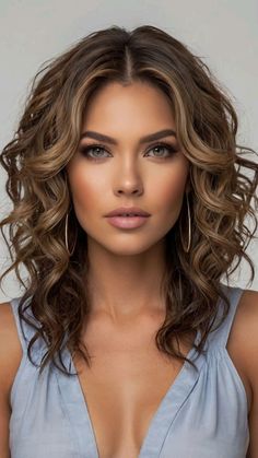 Hairstyles With Loose Curls, Hair Styls, Curl Hairstyle, Brown Beach, Hairstyle Curly, Beach Curls, Styled Hair, Color Formulas, Hair Color Formulas