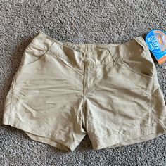 **Nwt** Women’s Columbia Shorts Size Medium. Upf 30 And Performance Fishing Gear. Great For The Boat Or At The Beach Or Doing Any Water Activities. Fish Outfit, Athletic Shorts Women, Chino Shorts Women, Fishing Shorts, Athletic Skort, Shorts Outfits Women, Beige Shorts, Hiking Shorts, Active Shorts