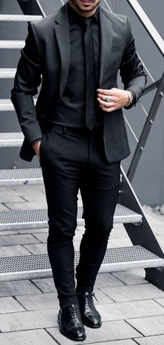 Full Black Suit, All Black Suit, Prom Suits For Men, Stylish Mens Suits, Black Outfit Men, Black Suit Men, Formal Men Outfit, Classy Suits, Dress Suits For Men